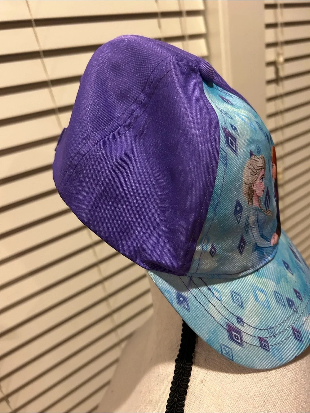 Disney Frozen Kids Hat in Purple and Light Blue with Elsa & Anna Artwork